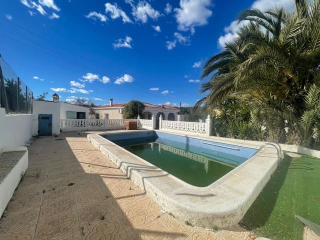 Chalet de 5 habitaciones en Elche / Elx en venta con piscina - 345.000 € (Ref: 9398636)