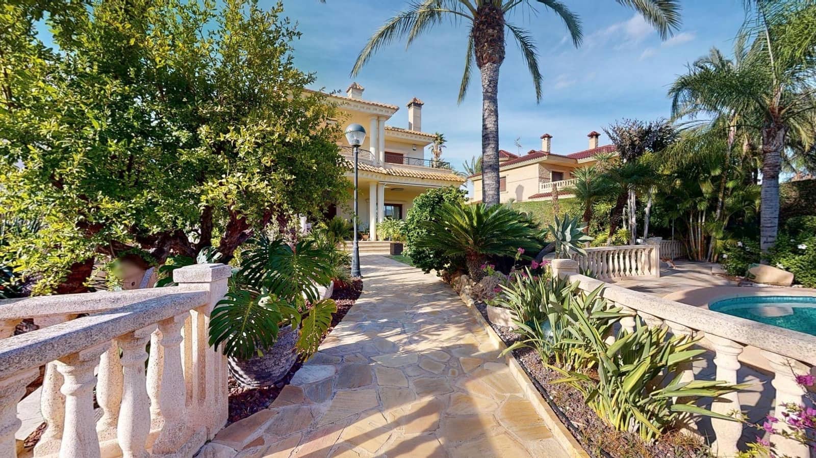 8 soverom Villa til salgs i Elche / Elx med svømmebasseng garasje - € 1 200 000 (Ref: 9403526)