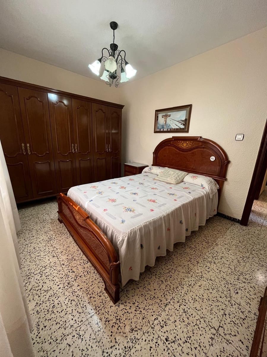 3 bedroom Flat for sale in Elche / Elx - € 119,900 (Ref: 9431158)