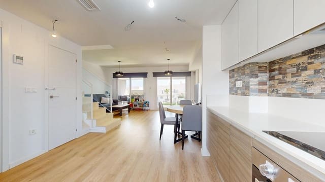 3 soverom Rekkehus til salgs i Monforte del Cid med svømmebasseng - € 311 000 (Ref: 9446513)