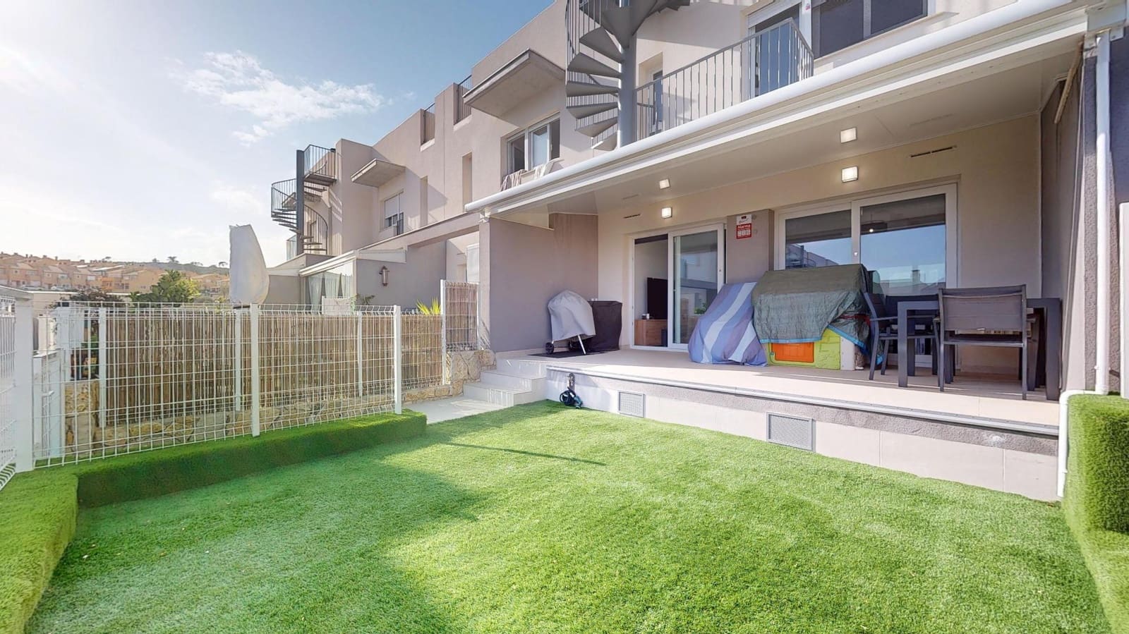 3 chambre Villa/Maison Mitoyenne à vendre à Monforte del Cid avec piscine - 311 000 € (Ref: 9446513)