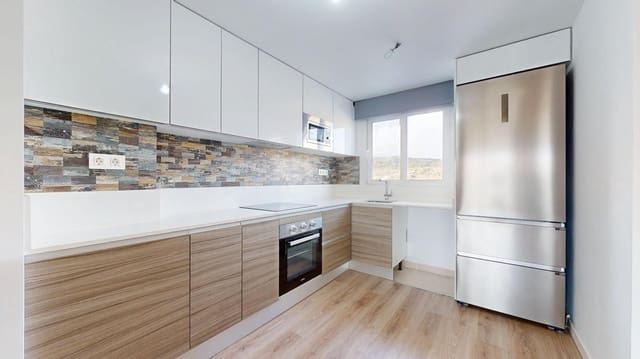 3 soverom Rekkehus til salgs i Monforte del Cid med svømmebasseng - € 311 000 (Ref: 9446513)