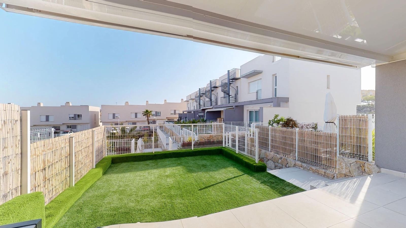 3 chambre Villa/Maison Mitoyenne à vendre à Monforte del Cid avec piscine - 311 000 € (Ref: 9446513)