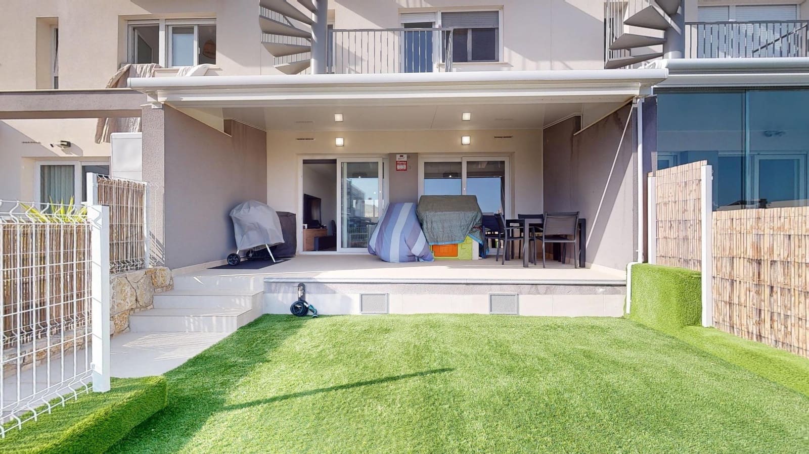 3 chambre Villa/Maison Mitoyenne à vendre à Monforte del Cid avec piscine - 311 000 € (Ref: 9446513)