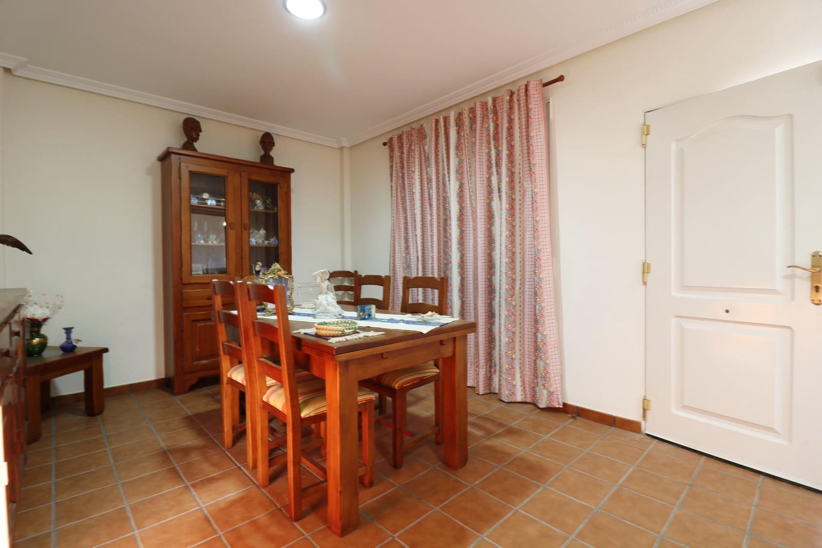 Chalet de 5 habitaciones en Elche / Elx en venta - 380.000 € (Ref: 9446514)