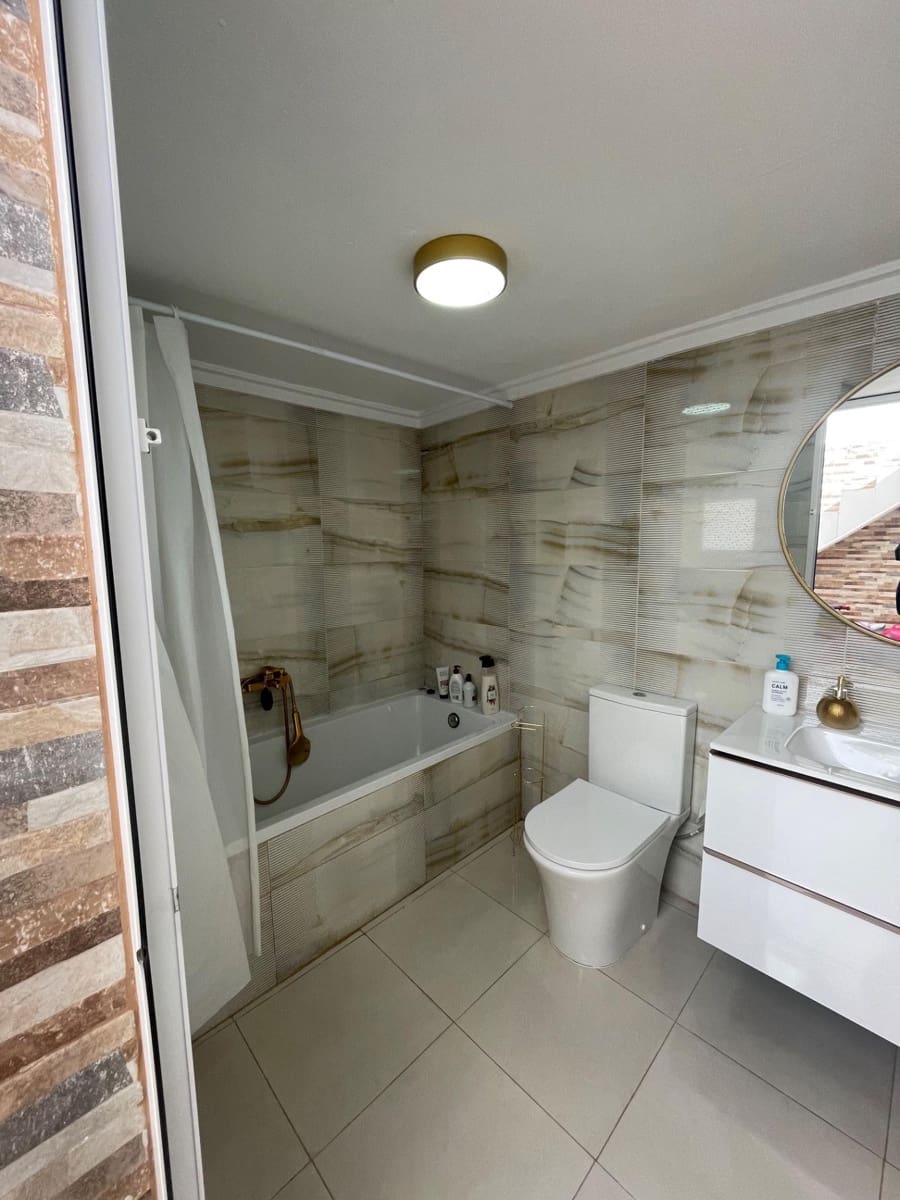 3 bedroom Flat for sale in Elche / Elx - € 137,000 (Ref: 9446515)