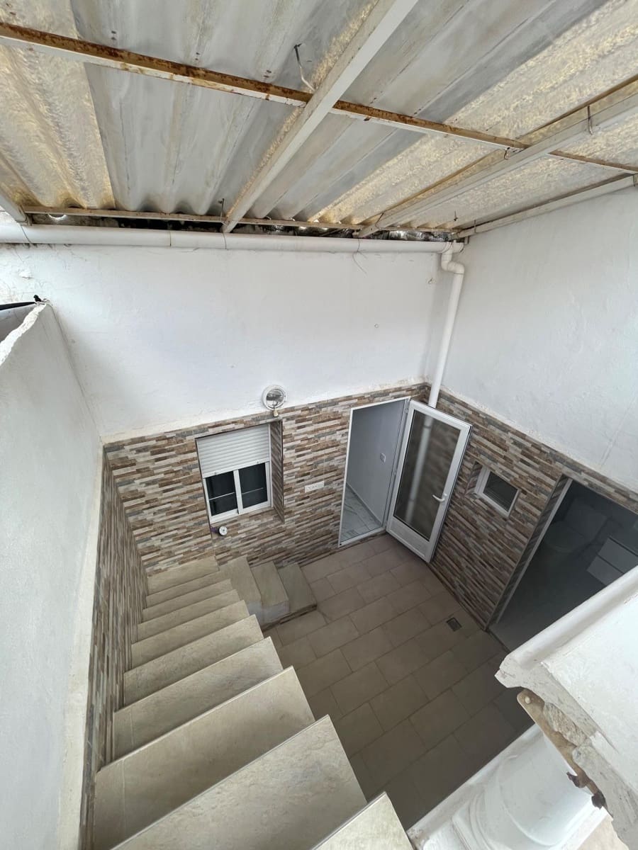 3 bedroom Flat for sale in Elche / Elx - € 137,000 (Ref: 9446515)