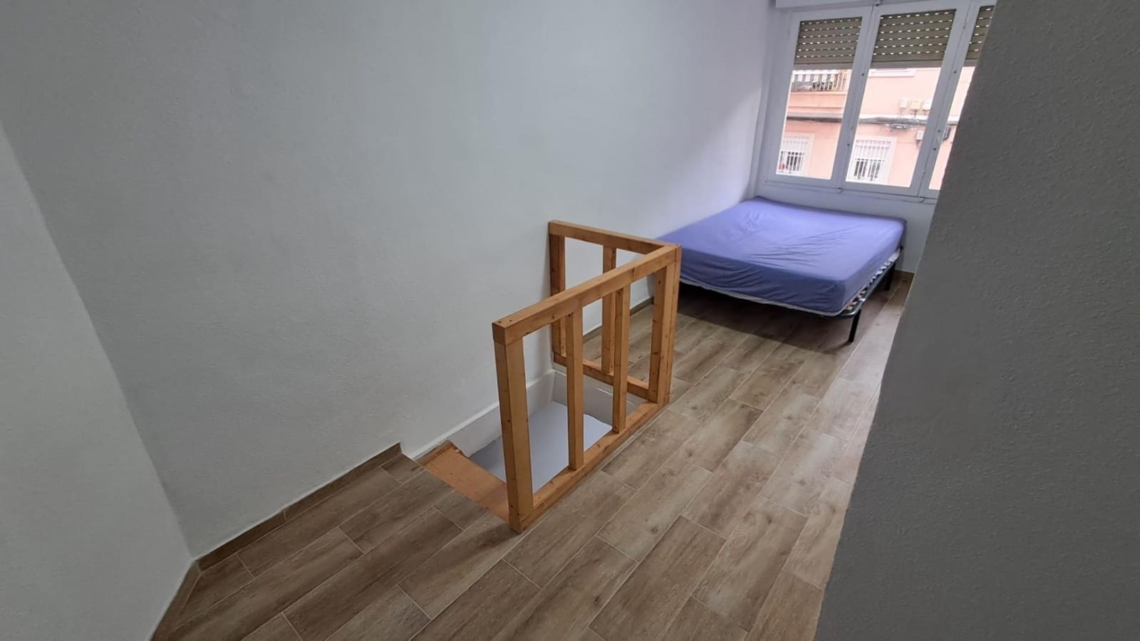 1 makuuhuone Ullakkoasunto vuokrattavana paikassa Elche / Elx - 500 € (Ref: 9456468)