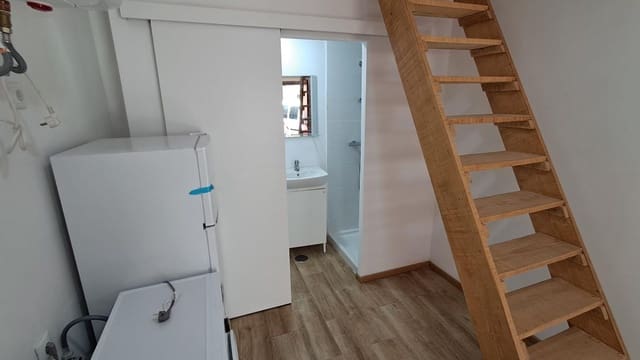 1 quarto Loft para arrendar em Elche / Elx - 500 € (Ref: 9456468)