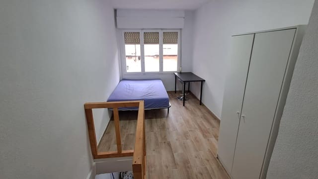 1 quarto Loft para arrendar em Elche / Elx - 500 € (Ref: 9456468)
