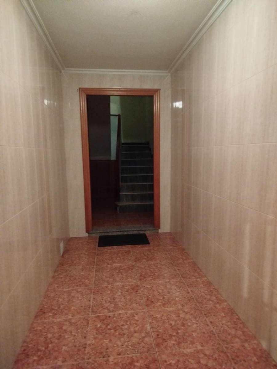 4 bedroom Flat for sale in Elche / Elx - € 115,000 (Ref: 9482118)