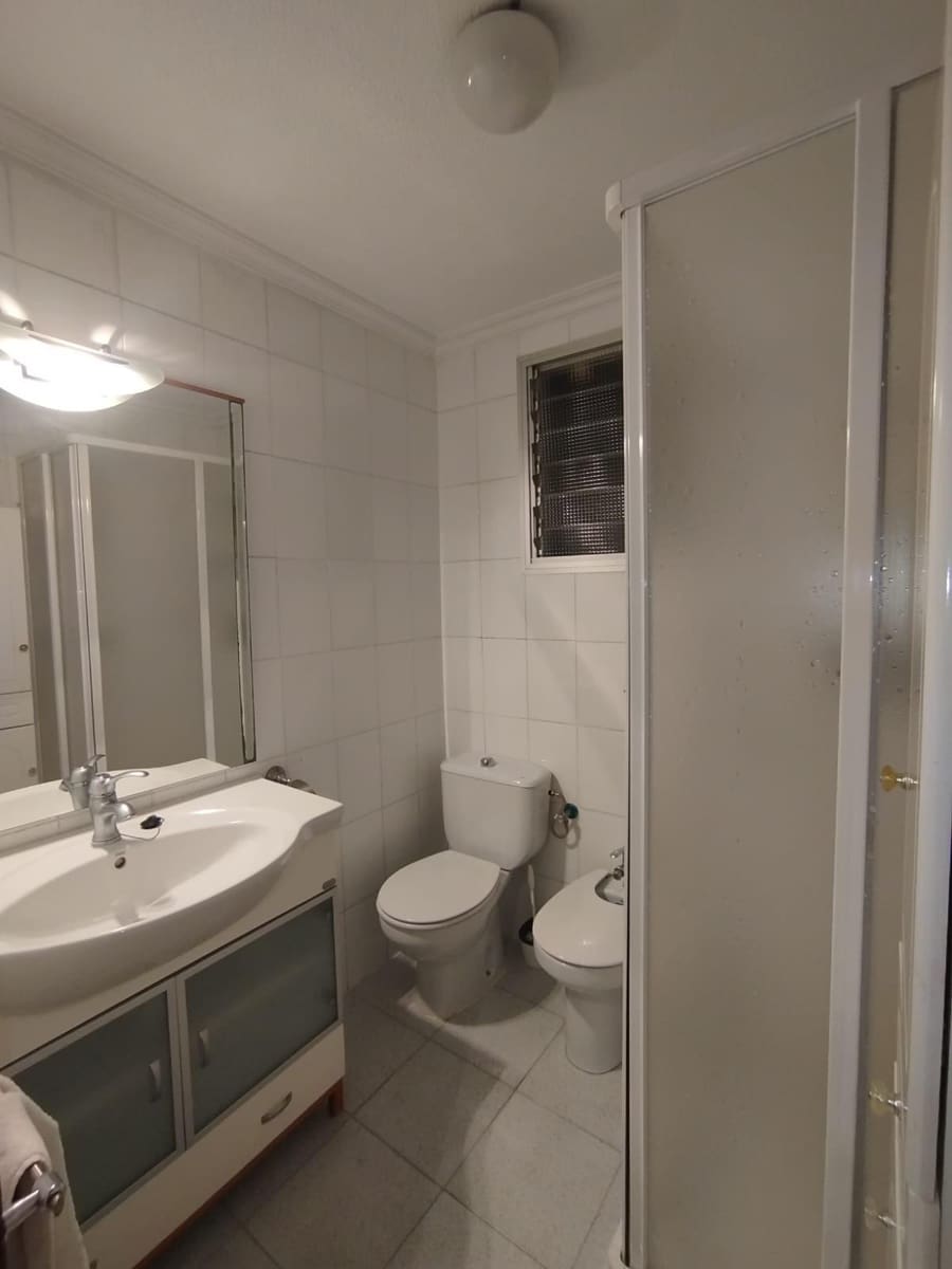 4 bedroom Flat for sale in Elche / Elx - € 115,000 (Ref: 9482118)