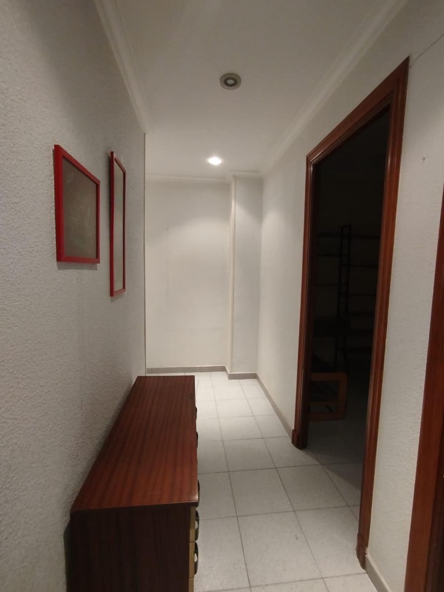 4 bedroom Flat for sale in Elche / Elx - € 115,000 (Ref: 9482118)