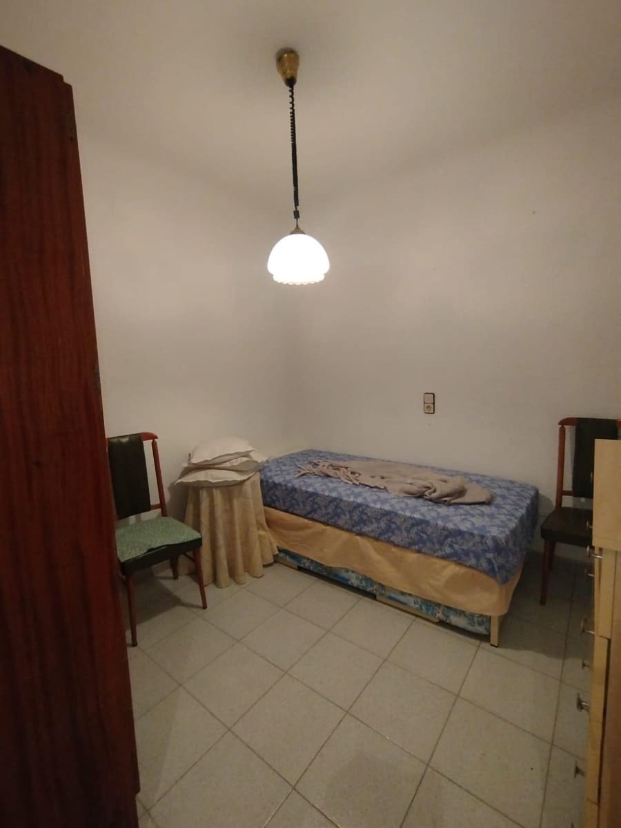 4 bedroom Flat for sale in Elche / Elx - € 115,000 (Ref: 9482118)