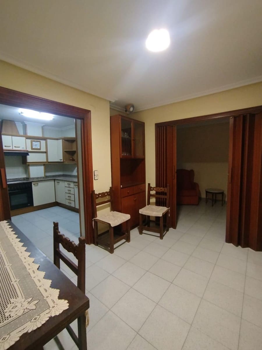 4 bedroom Flat for sale in Elche / Elx - € 115,000 (Ref: 9482118)