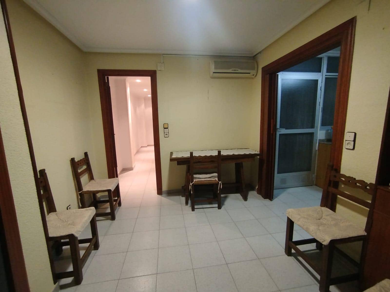 4 bedroom Flat for sale in Elche / Elx - € 115,000 (Ref: 9482118)