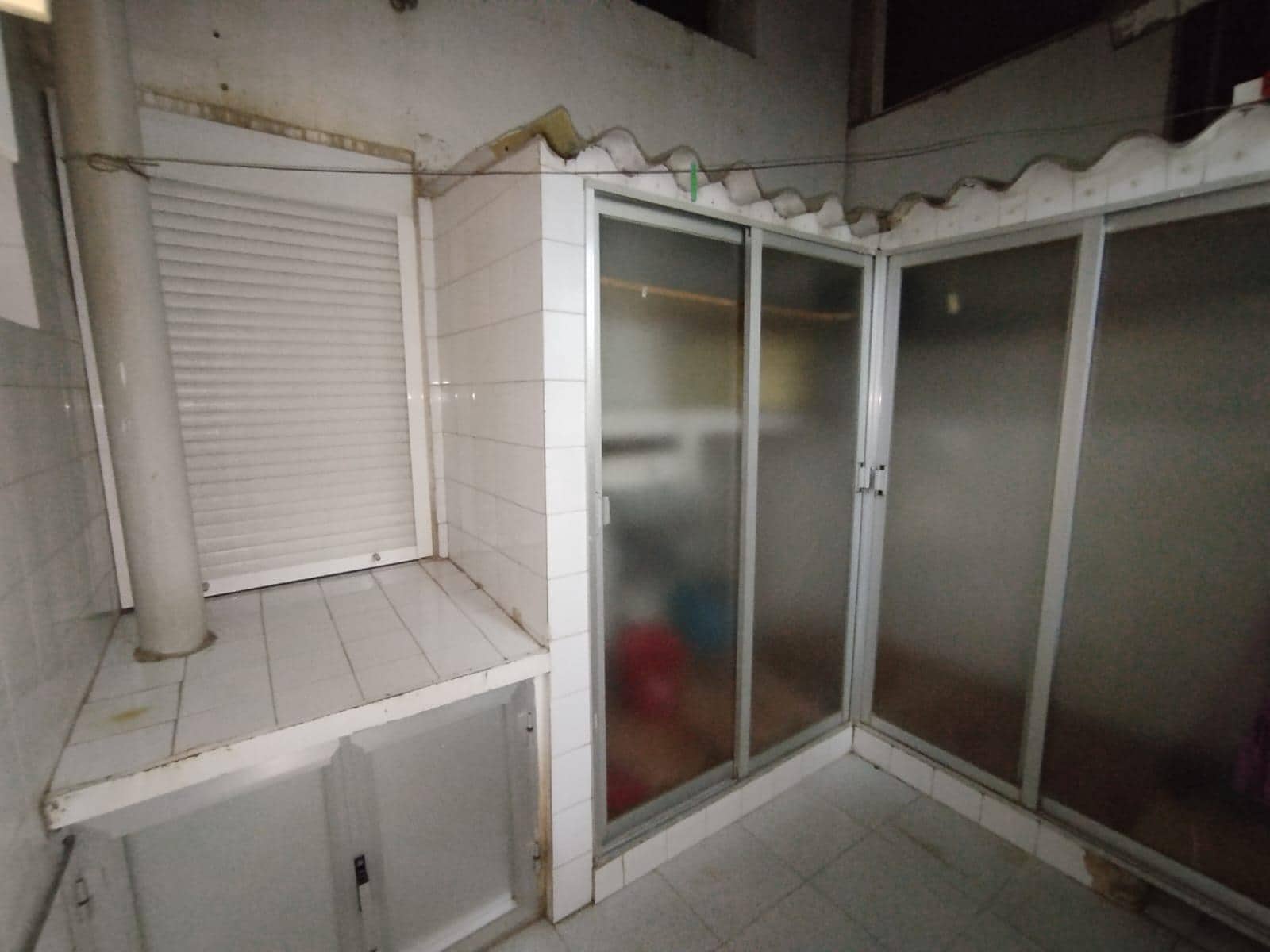 4 bedroom Flat for sale in Elche / Elx - € 115,000 (Ref: 9482118)