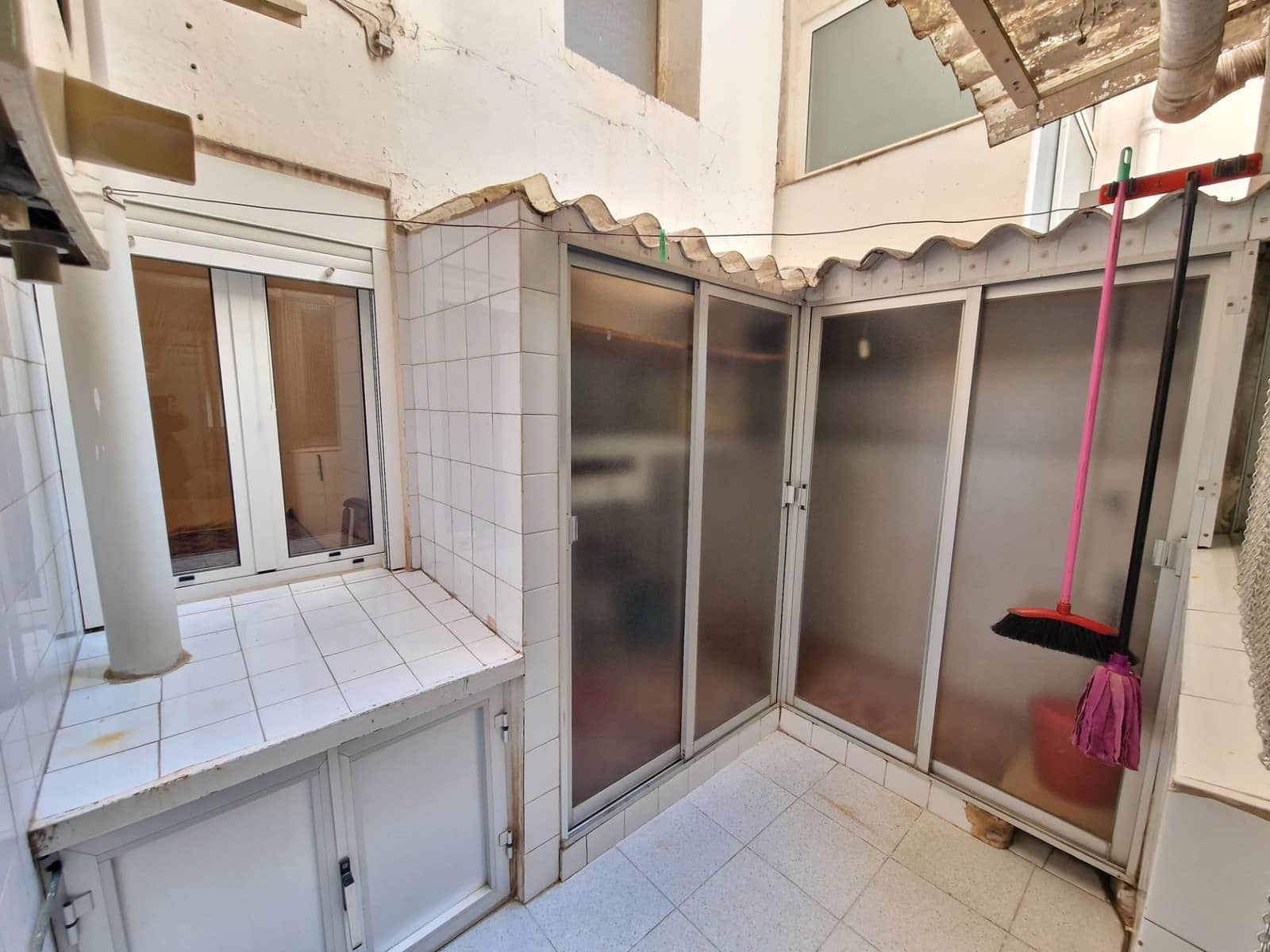 Piso de 4 habitaciones en Elche / Elx en venta - 105.000 € (Ref: 9482118)