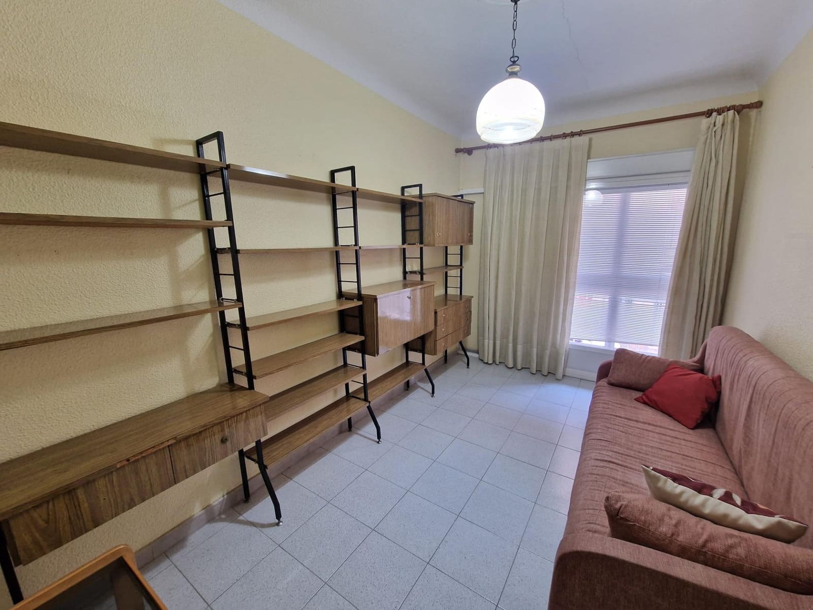 Piso de 4 habitaciones en Elche / Elx en venta - 105.000 € (Ref: 9482118)