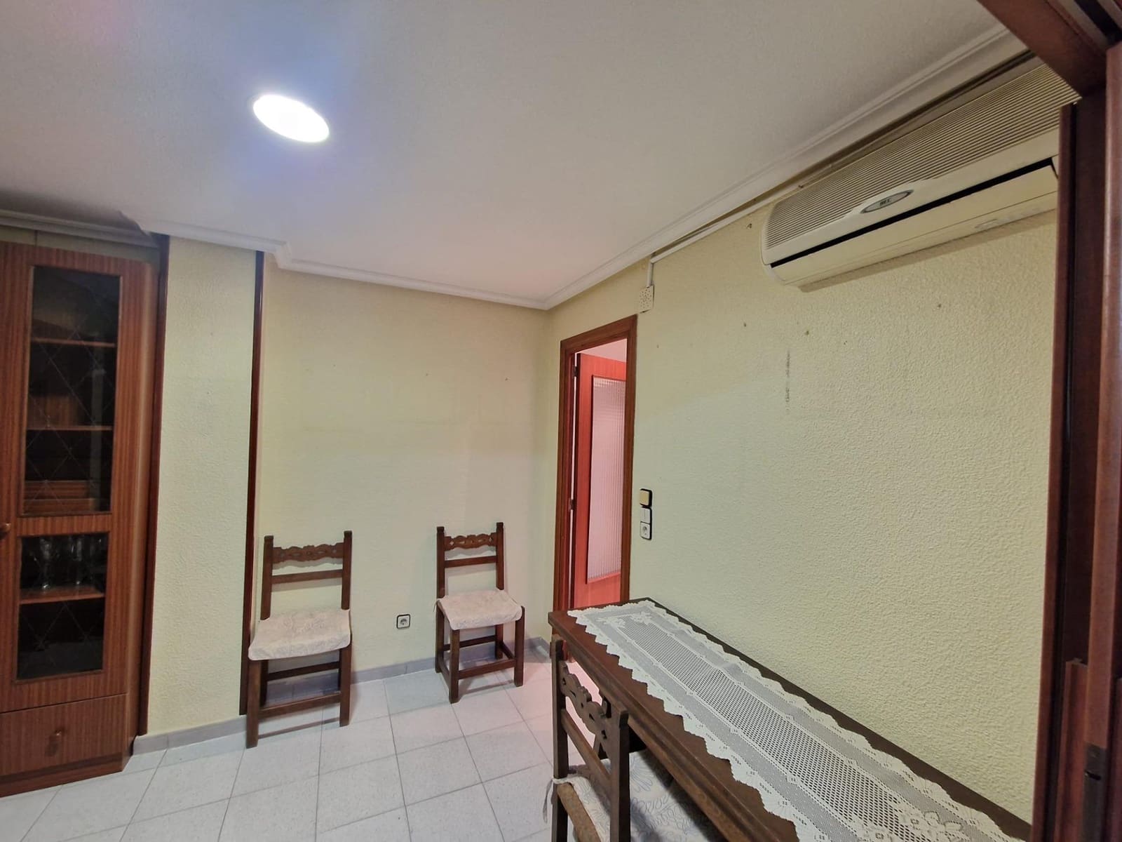 Piso de 4 habitaciones en Elche / Elx en venta - 105.000 € (Ref: 9482118)