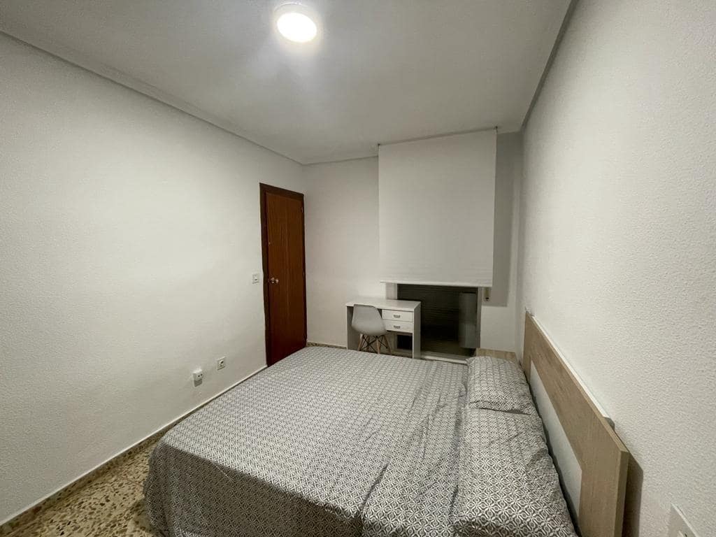 3 soveværelse Lejlighed til leje i Elche / Elx - € 800 (Ref: 9495456)