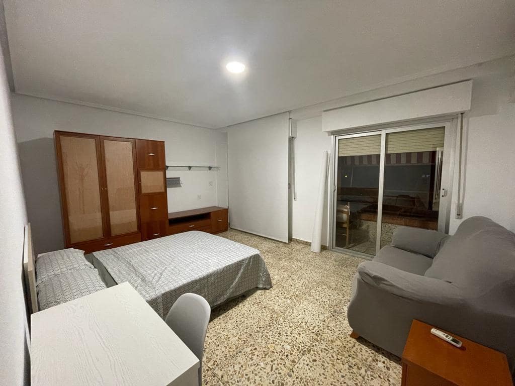 3 soveværelse Lejlighed til leje i Elche / Elx - € 800 (Ref: 9495456)