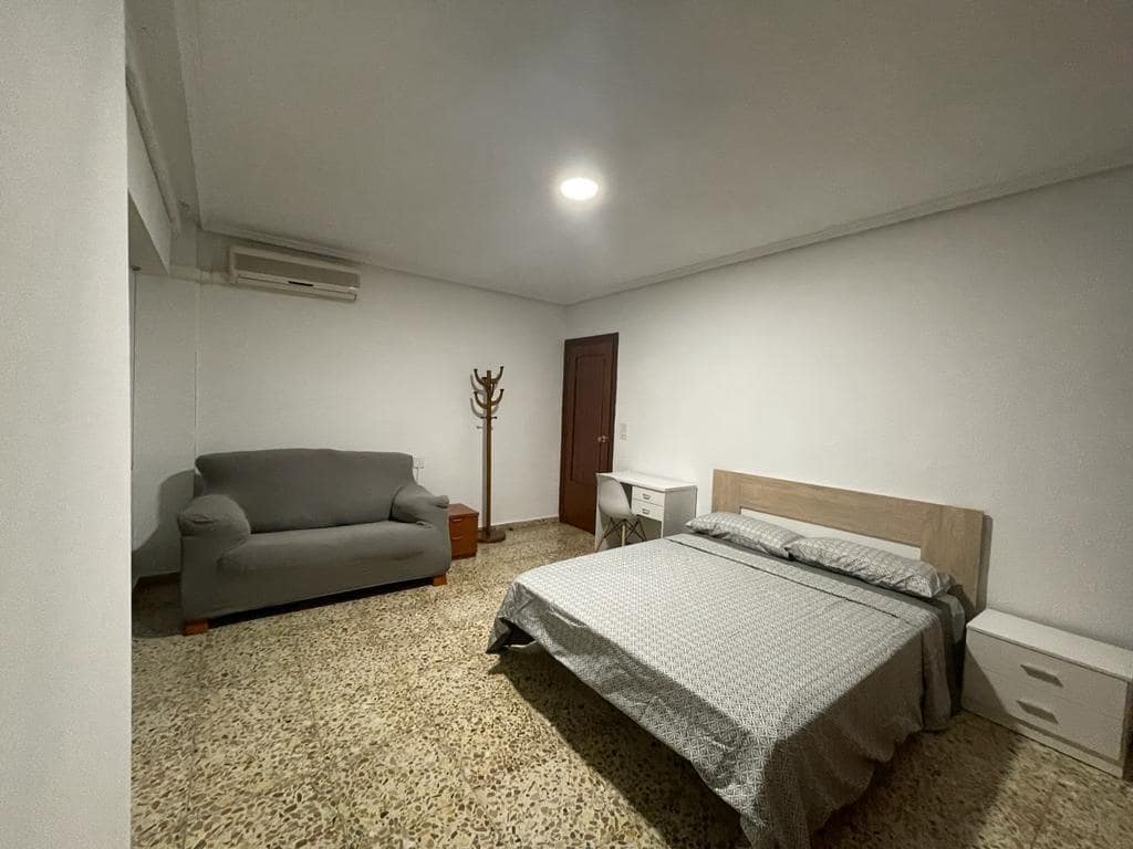 3 soveværelse Lejlighed til leje i Elche / Elx - € 800 (Ref: 9495456)