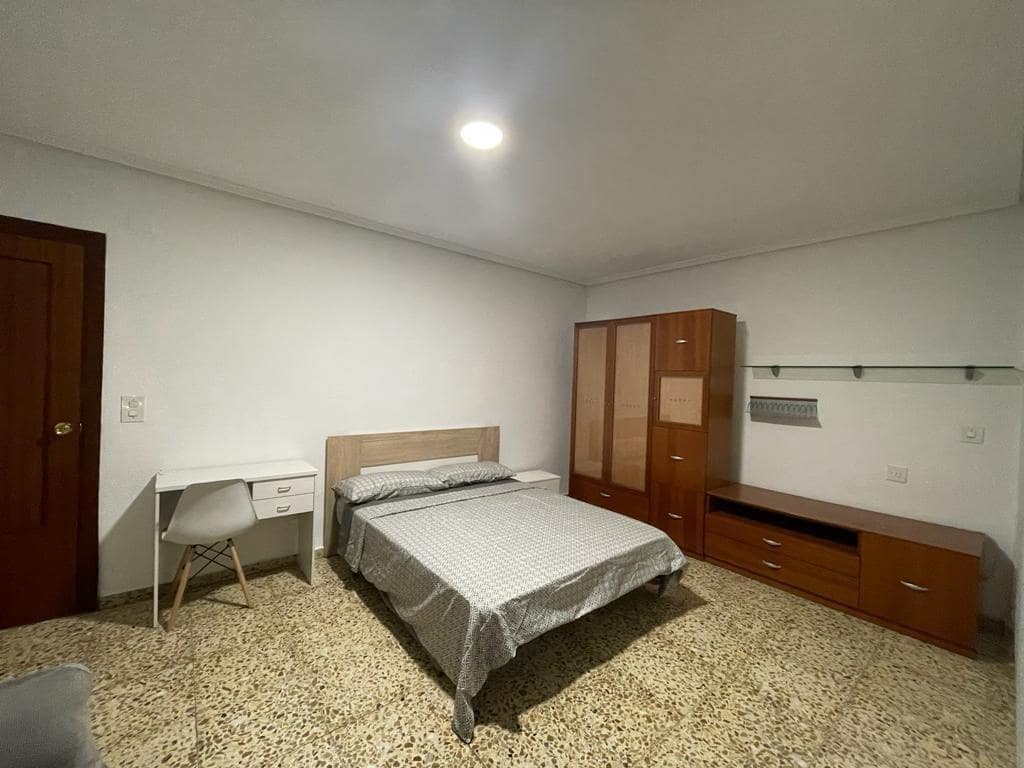 3 soveværelse Lejlighed til leje i Elche / Elx - € 800 (Ref: 9495456)