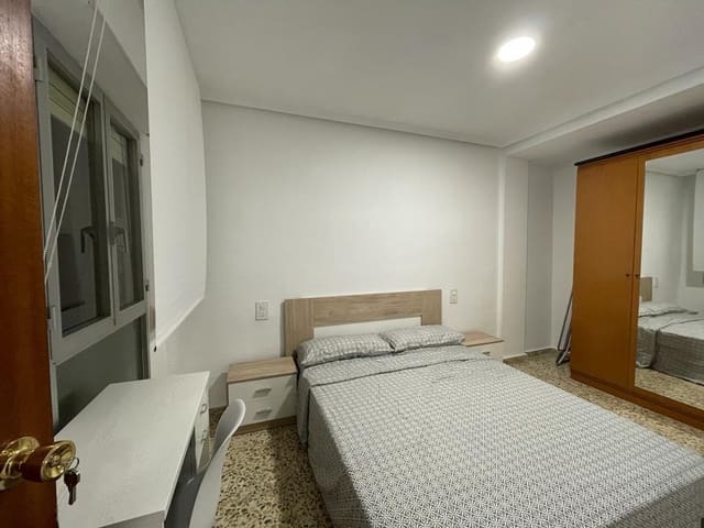 3 soveværelse Lejlighed til leje i Elche / Elx - € 800 (Ref: 9495456)