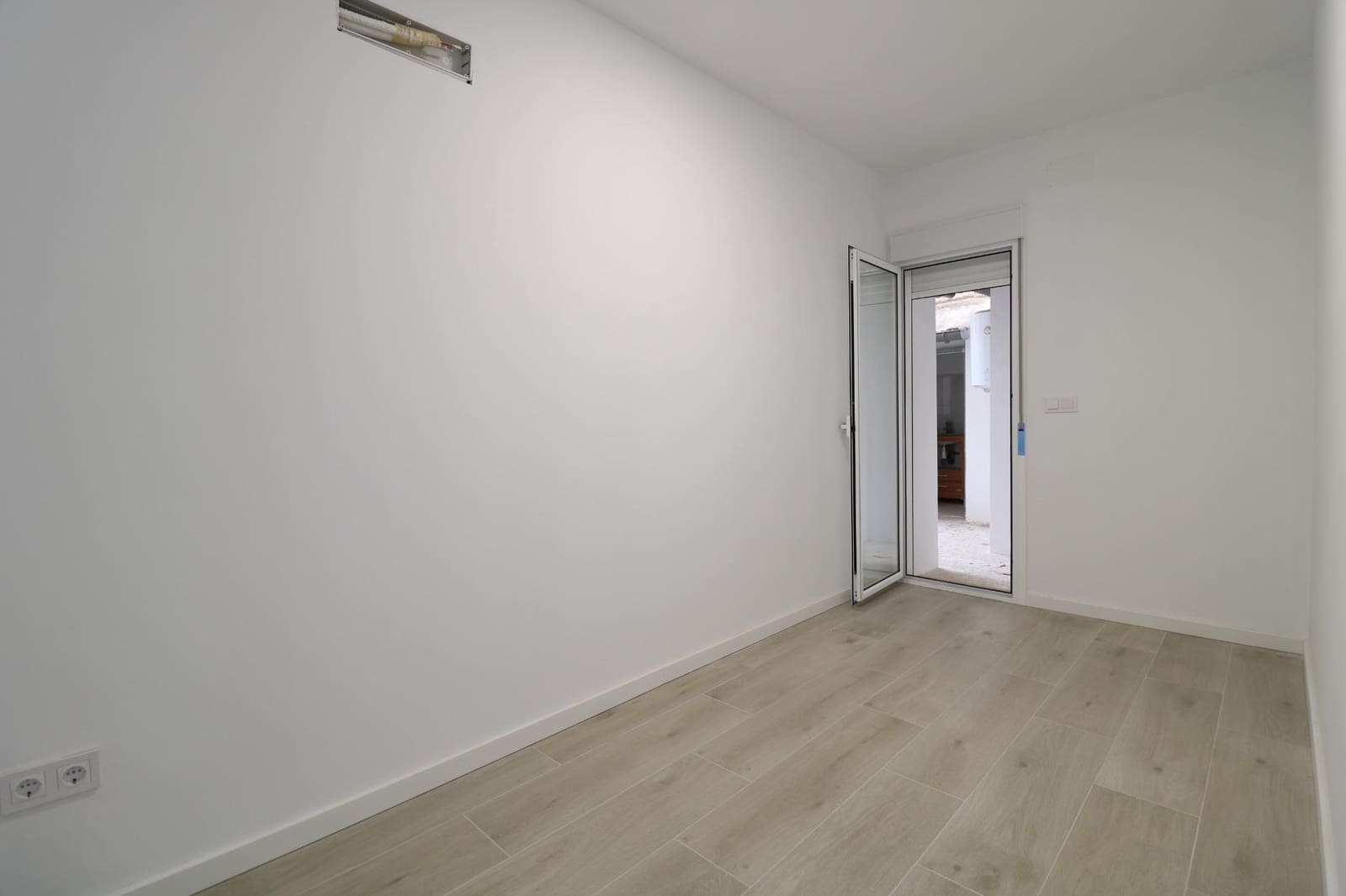 3 bedroom Flat for sale in Elche / Elx - € 159,000 (Ref: 9502559)