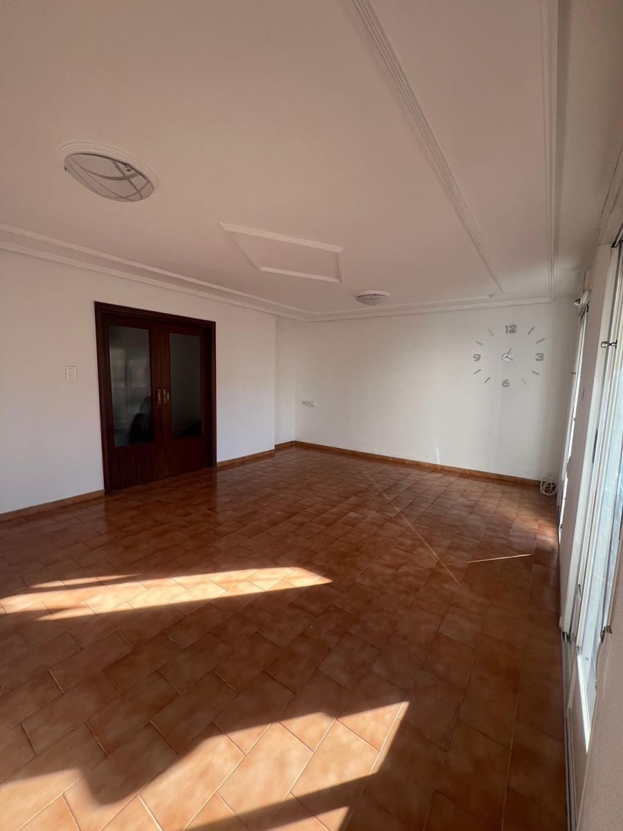 3 quarto Apartamento para venda em Elche / Elx - 147 000 € (Ref: 9565389)