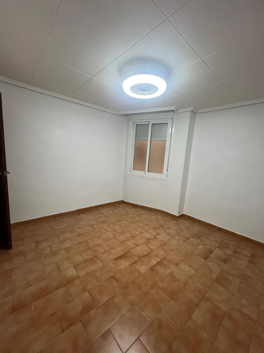 3 quarto Apartamento para venda em Elche / Elx - 147 000 € (Ref: 9565389)