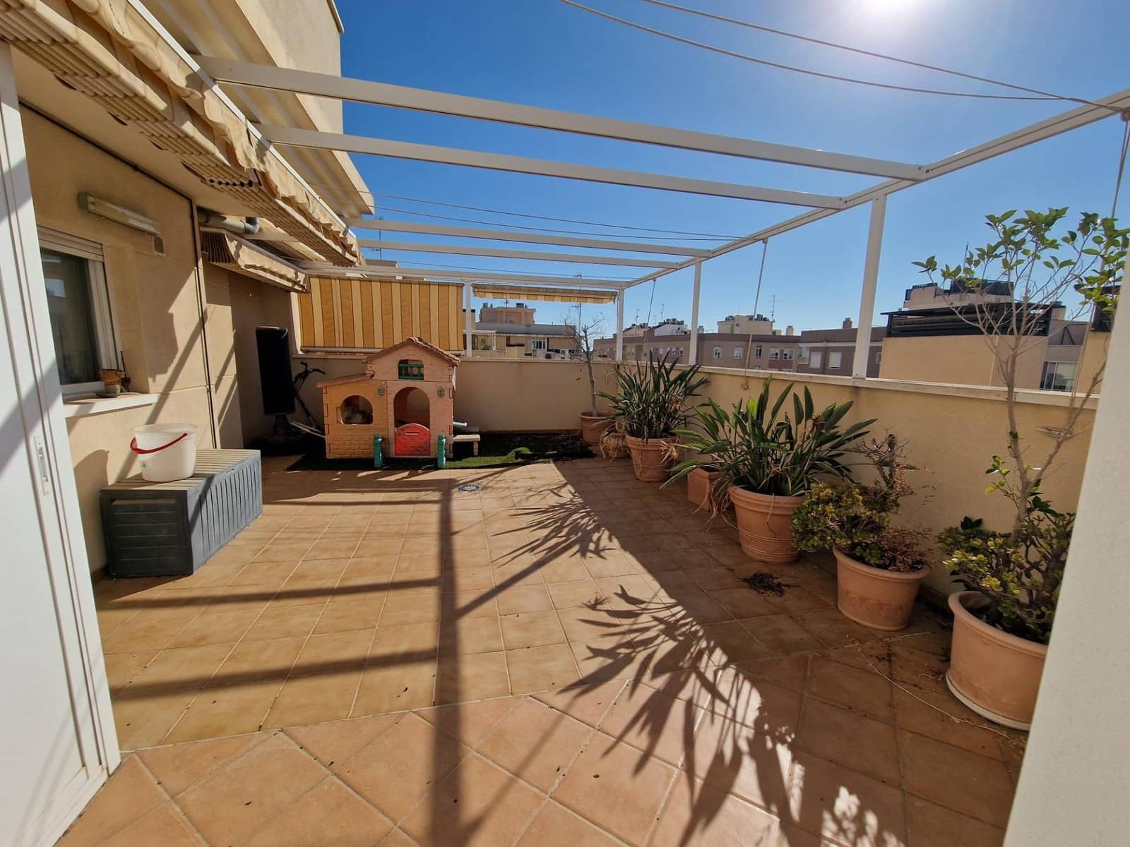 3 sovrum Takvåning att hyra i Elche / Elx med pool - 1 300 € (Ref: 9596349)