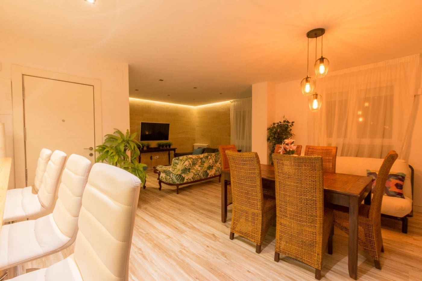 3 bedroom Flat for rent in Albacete city - € 1,700 (Ref: 6459645)