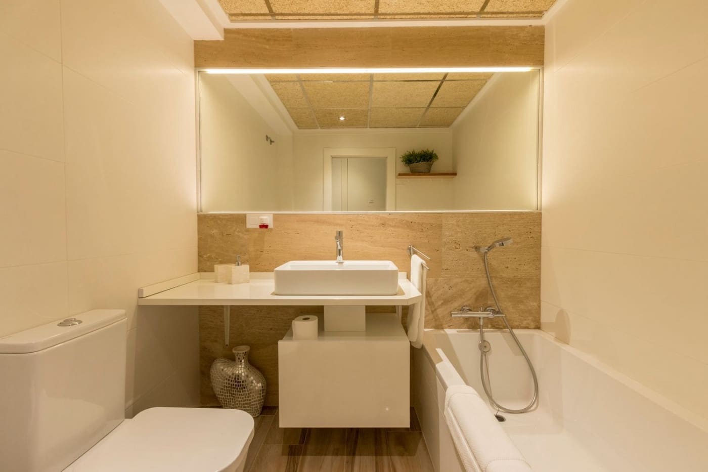 3 bedroom Flat for rent in Albacete city - € 1,700 (Ref: 6459645)