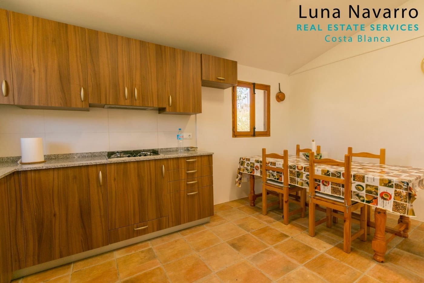 2 sovrum Finca/Hus på landet till salu i Confrides med garage - 373 000 € (Ref: 7164495)