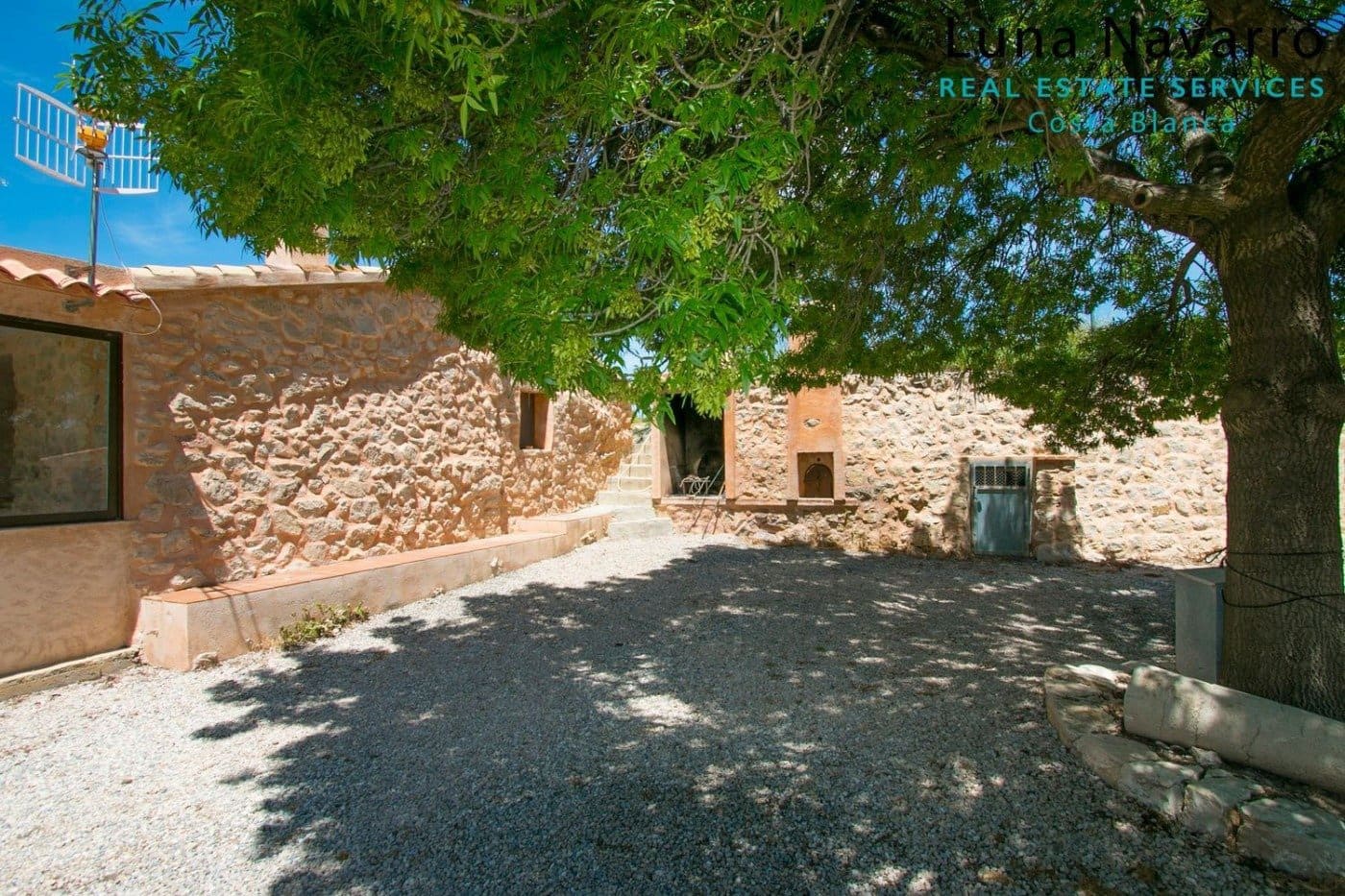 2 sovrum Finca/Hus på landet till salu i Confrides med garage - 373 000 € (Ref: 7164495)