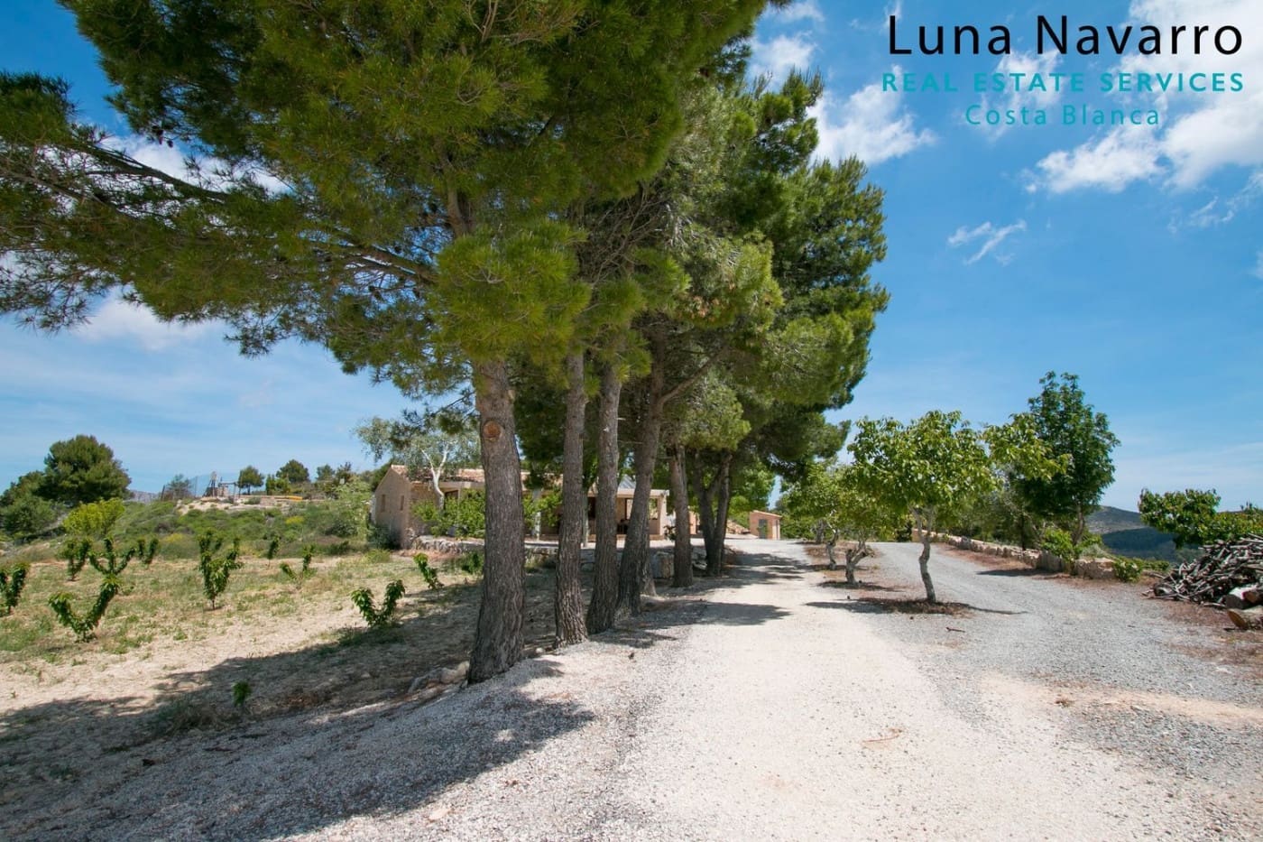 2 sovrum Finca/Hus på landet till salu i Confrides med garage - 373 000 € (Ref: 7164495)