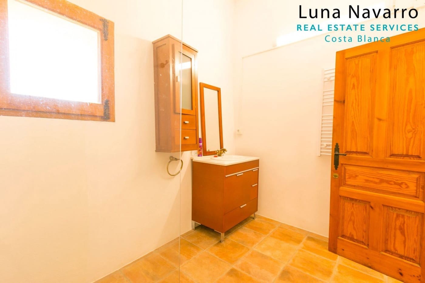 2 sovrum Finca/Hus på landet till salu i Confrides med garage - 373 000 € (Ref: 7164495)