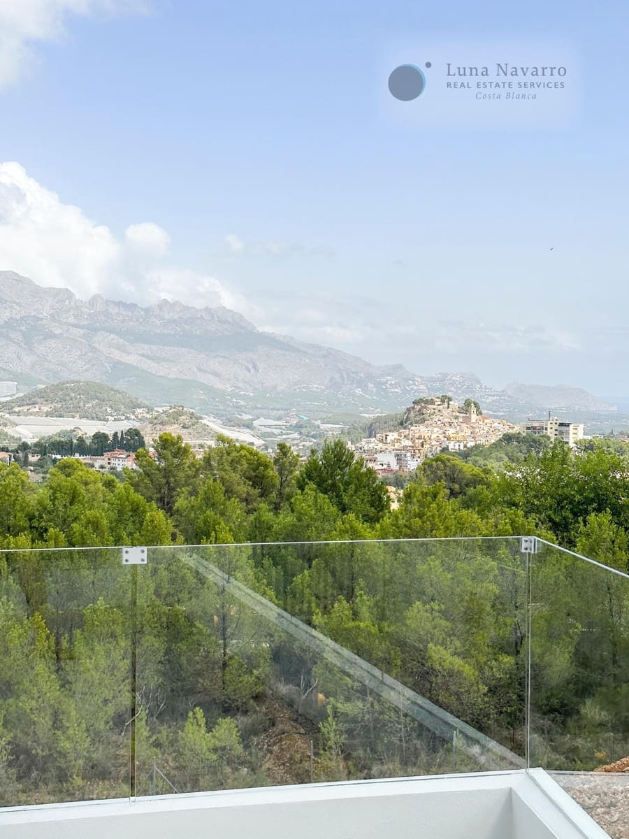 3 soverom Villa til salgs i Polop med svømmebasseng garasje - € 740 000 (Ref: 7581801)