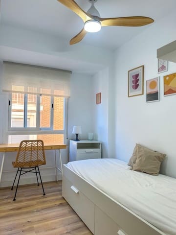 Appartement de 3 chambres à louer à Cabanyal-Canyamelar, Valence ville - 1 850 € (Ref: 7713489)