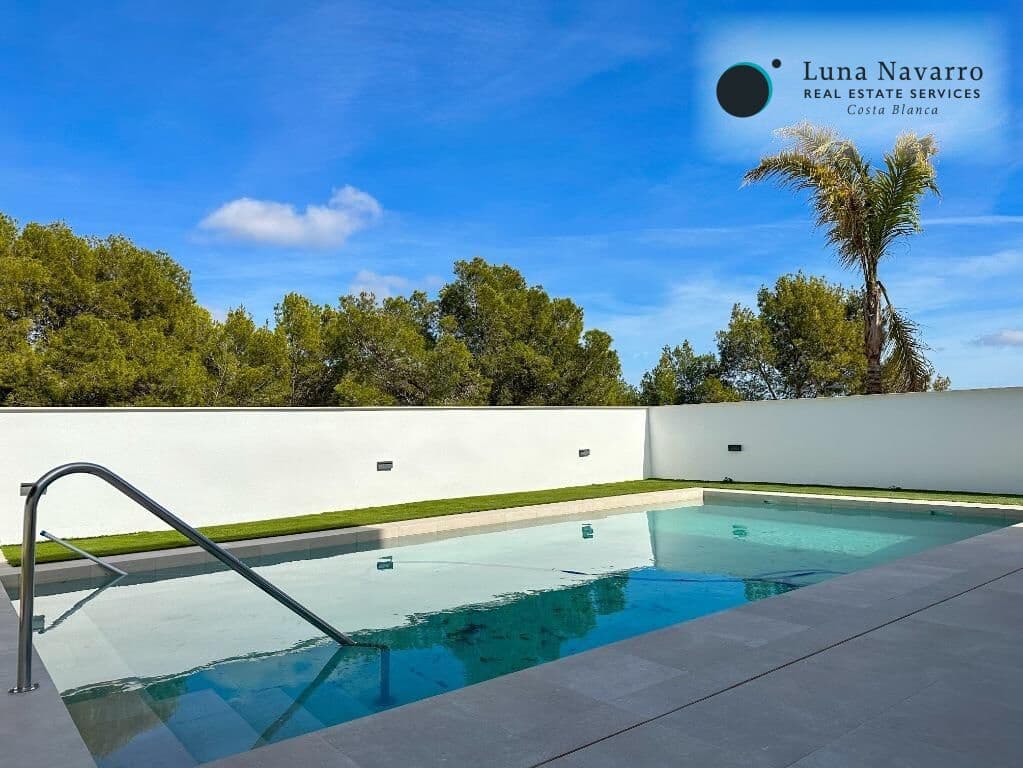 3 makuuhuone Huvila myytävänä paikassa La Nucia mukana uima-altaan 
autotalli - 600 000 € (Ref: 8167414)