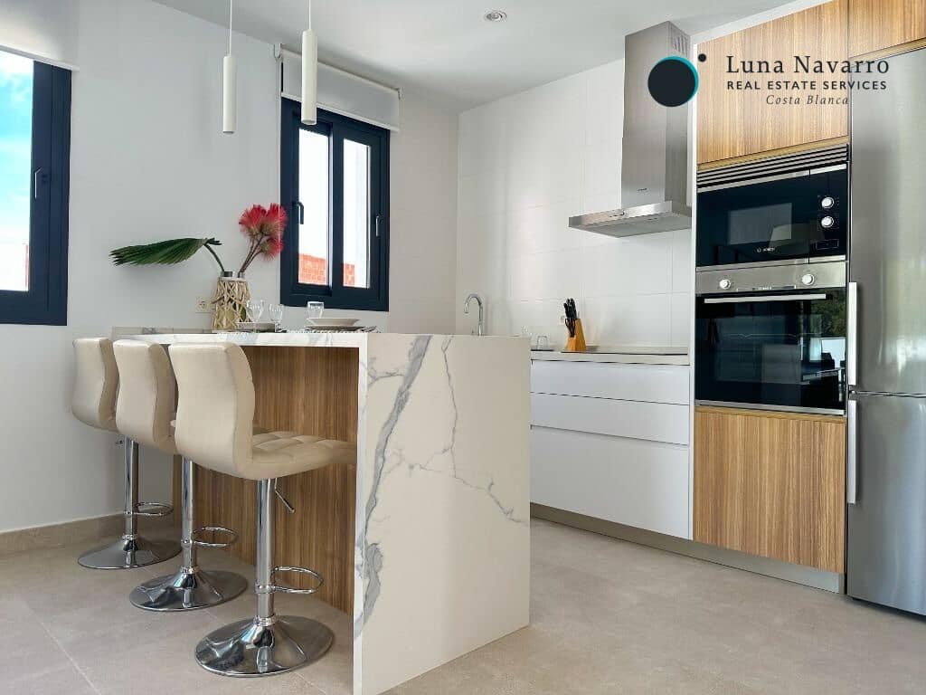 3 makuuhuone Huvila myytävänä paikassa La Nucia mukana uima-altaan 
autotalli - 600 000 € (Ref: 8167414)