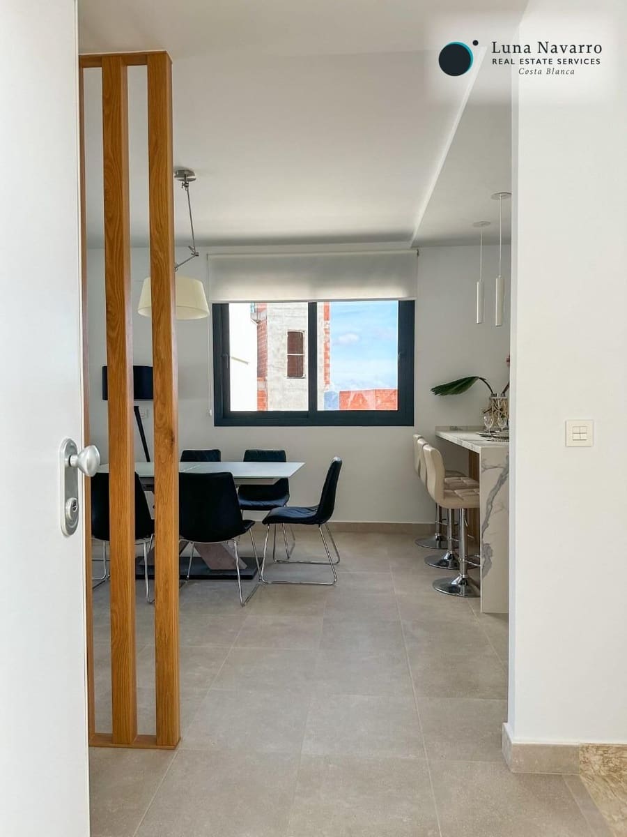 3 makuuhuone Huvila myytävänä paikassa La Nucia mukana uima-altaan 
autotalli - 600 000 € (Ref: 8167414)