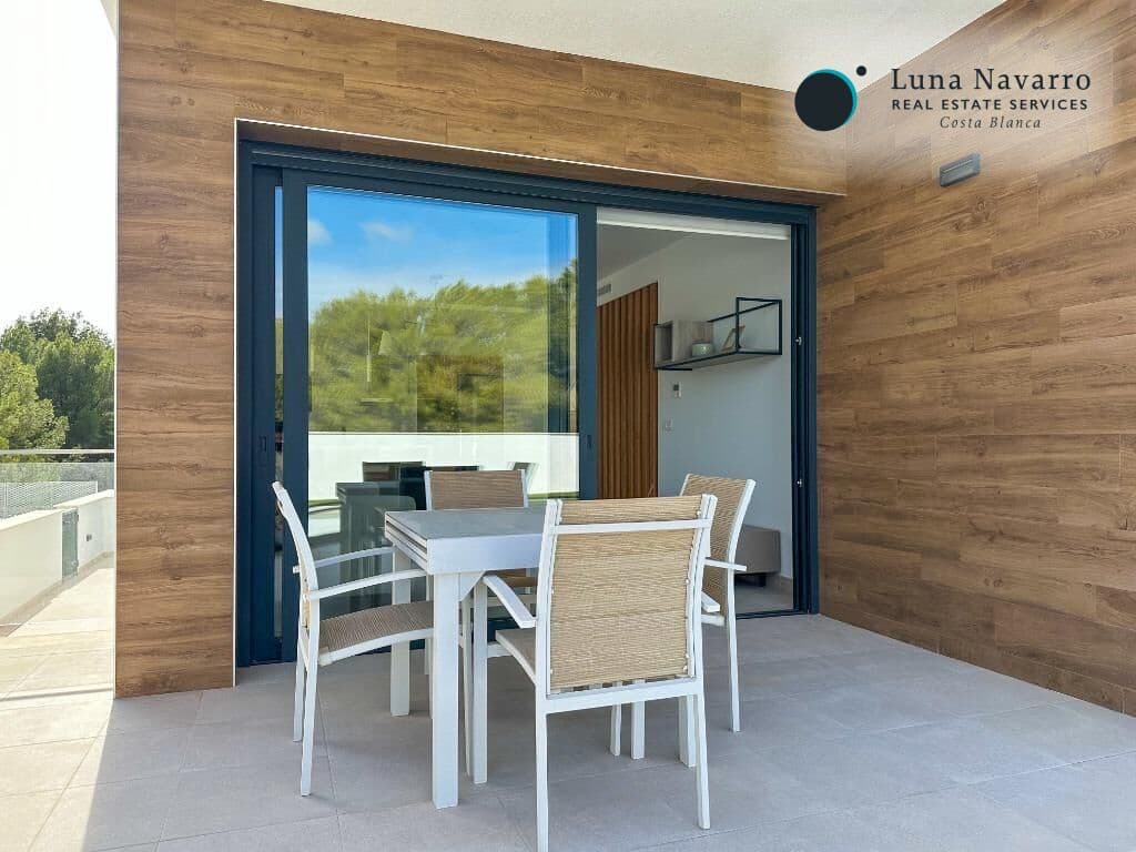 3 makuuhuone Huvila myytävänä paikassa La Nucia mukana uima-altaan 
autotalli - 600 000 € (Ref: 8167414)