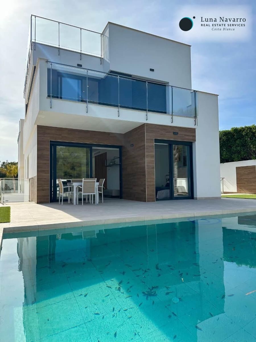 3 makuuhuone Huvila myytävänä paikassa La Nucia mukana uima-altaan 
autotalli - 600 000 € (Ref: 8167414)