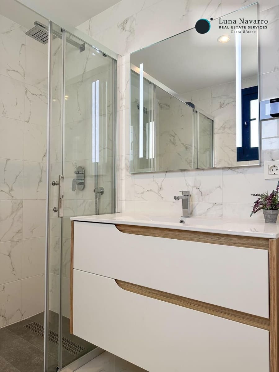 3 makuuhuone Huvila myytävänä paikassa La Nucia mukana uima-altaan 
autotalli - 600 000 € (Ref: 8167414)