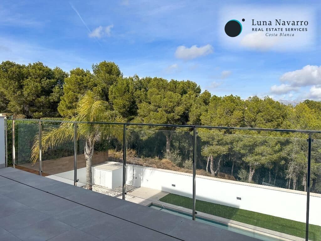 3 makuuhuone Huvila myytävänä paikassa La Nucia mukana uima-altaan 
autotalli - 600 000 € (Ref: 8167414)