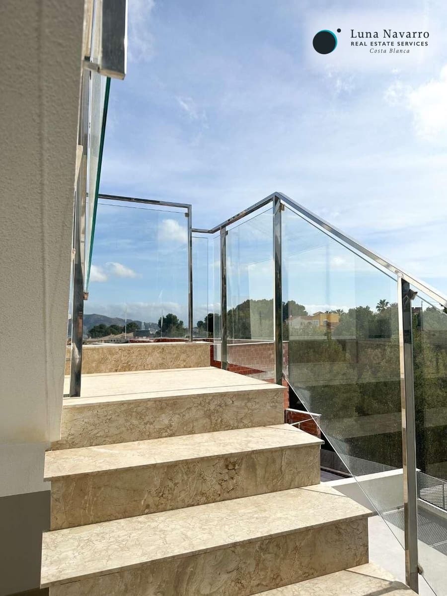 3 makuuhuone Huvila myytävänä paikassa La Nucia mukana uima-altaan 
autotalli - 600 000 € (Ref: 8167414)