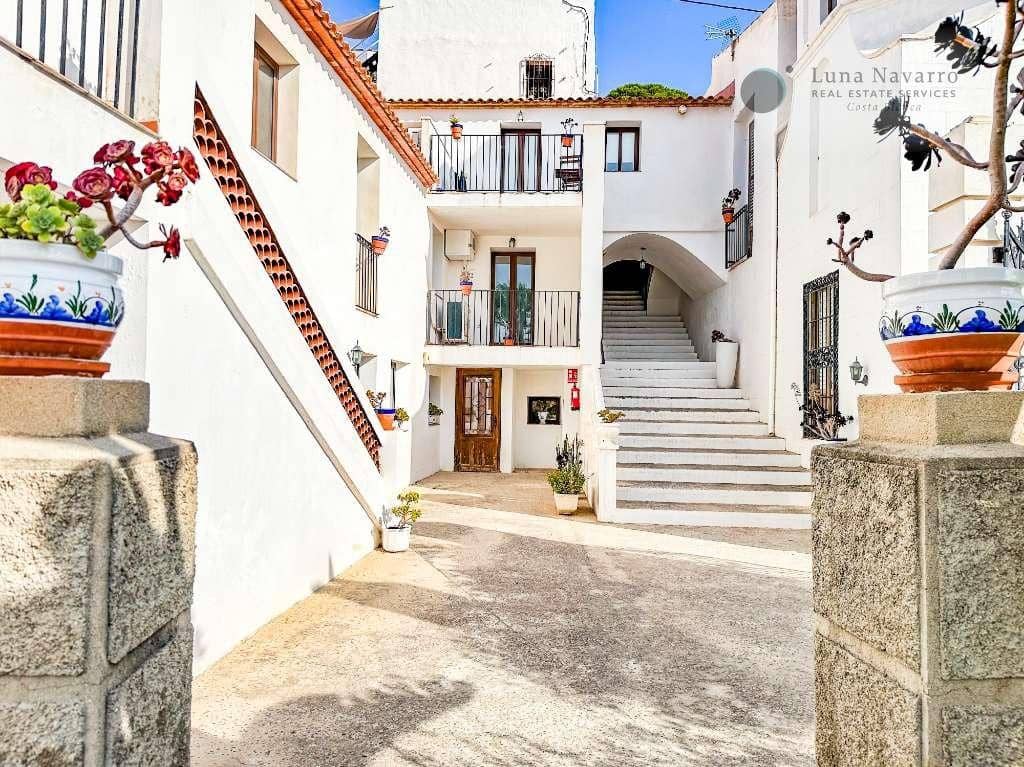 7 bedroom Hotel for sale in Altea with pool garage - € 1,990,000 (Ref: 8167418)